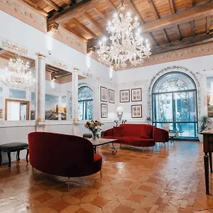 Pantheon Hotel